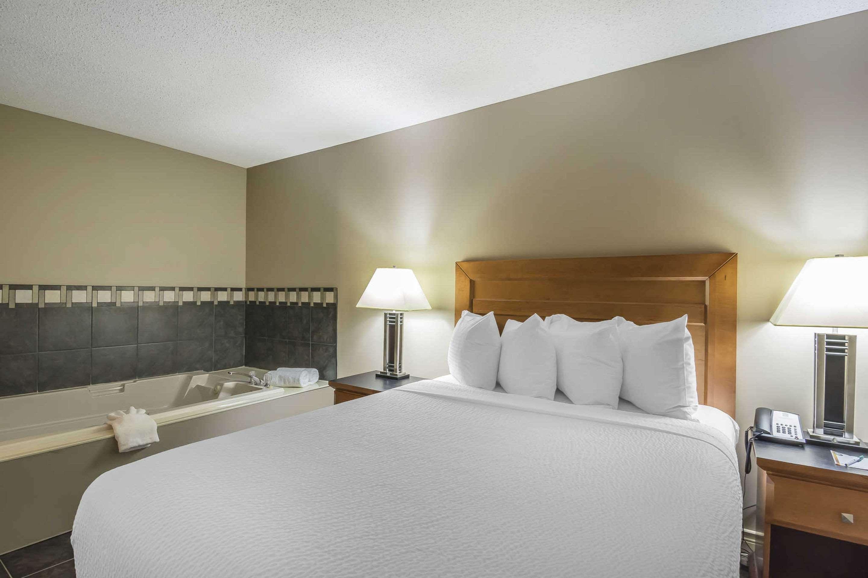 Quality Inn West Edmonton Ngoại thất bức ảnh